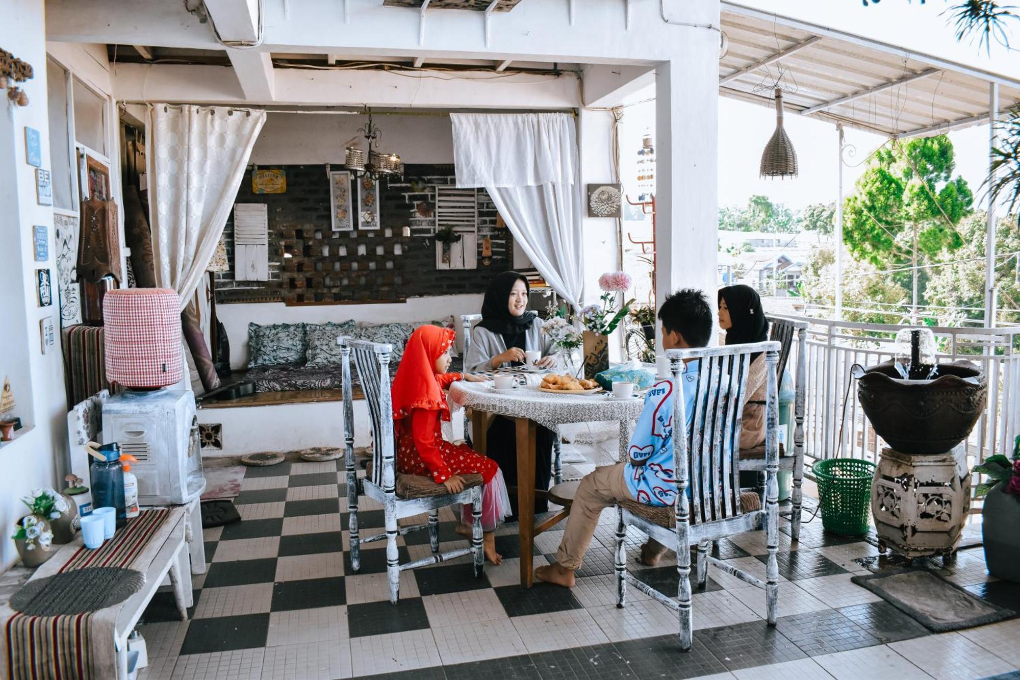 Imah Seuri By Kaya Rooms Tutugan Exterior photo